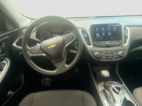 Used 2025 Chevrolet Malibu LS FWD image 21