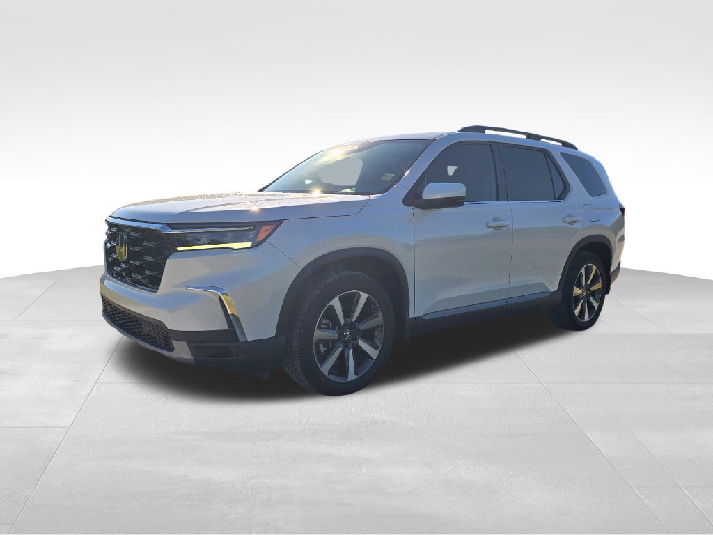 Used 2025 Honda Pilot Touring image 19