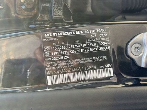 Used 2021 Mercedes-Benz GLB 250 image 34