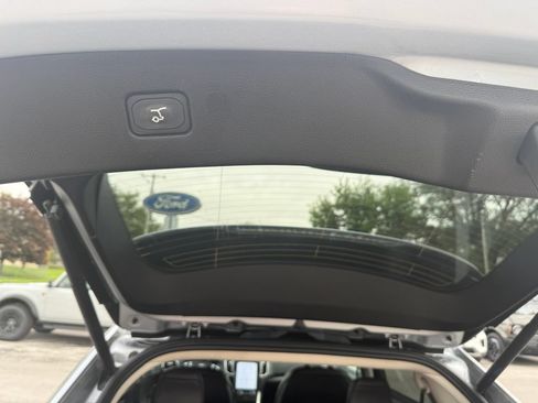 Used 2023 Ford Edge SEL w/ Convenience Package AWD/4WD image 11