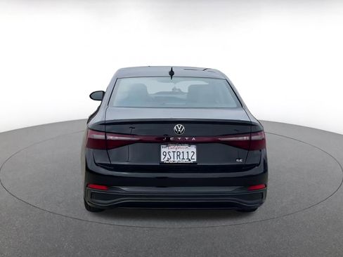 Used 2025 Volkswagen Jetta SE image 12