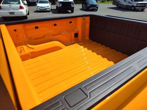 Used 2025 Chevrolet Colorado LT w/ LT Convenience Package image 11