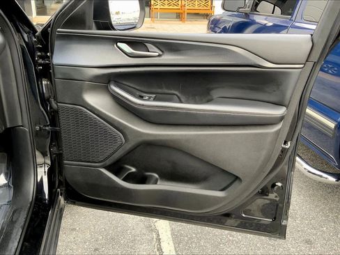 Used 2023 Jeep Grand Cherokee L Laredo image 20