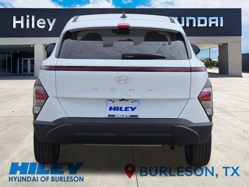 New 2026 Hyundai Kona SE image 5