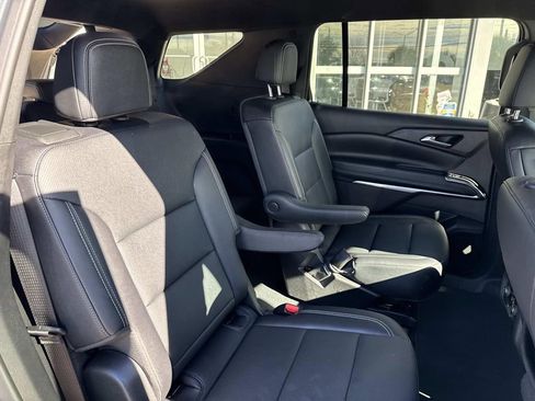 Certified 2025 Chevrolet Traverse LT image 10