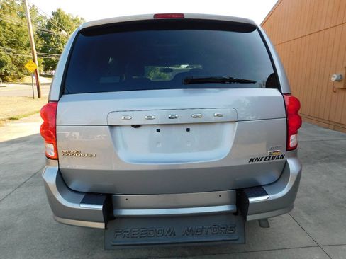 Used 2018 Dodge Grand Caravan GT FWD image 16