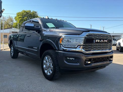 Used 2022 RAM 2500 Limited AWD/4WD image 4