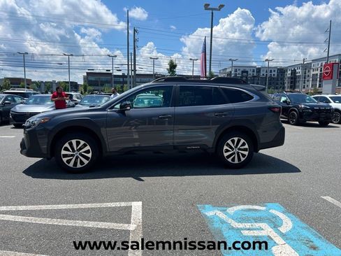 Used 2024 Subaru Outback Premium AWD/4WD image 4