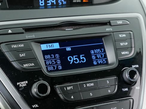 Used 2014 Hyundai Elantra SE FWD image 13
