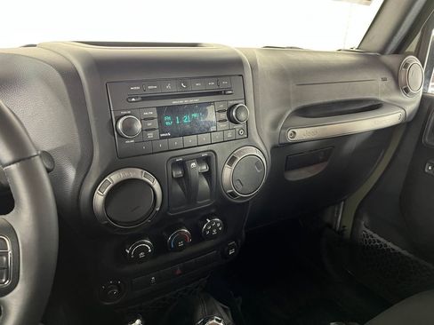 Used 2015 Jeep Wrangler Sport w/ Quick Order Package 23S AWD/4WD image 16