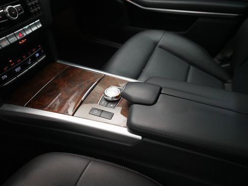 Used 2015 Mercedes-Benz E 350 4MATIC Sedan image 18