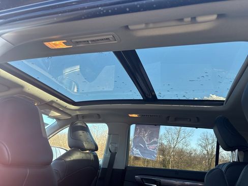 Used 2023 Toyota Highlander Platinum image 12