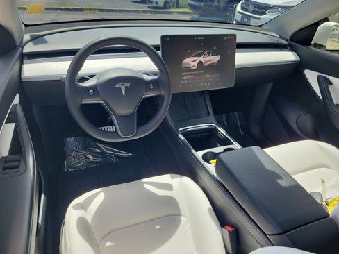 Used 2022 Tesla Model Y Performance AWD/4WD image 17