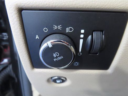 Used 2020 Jeep Grand Cherokee Limited w/ Luxury Group II AWD/4WD image 20