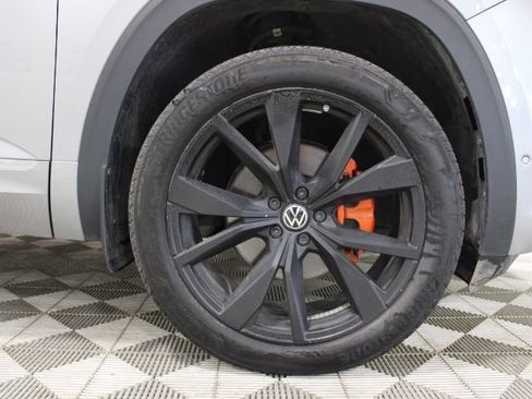 Used 2024 Volkswagen Atlas SEL Premium R-Line image 46