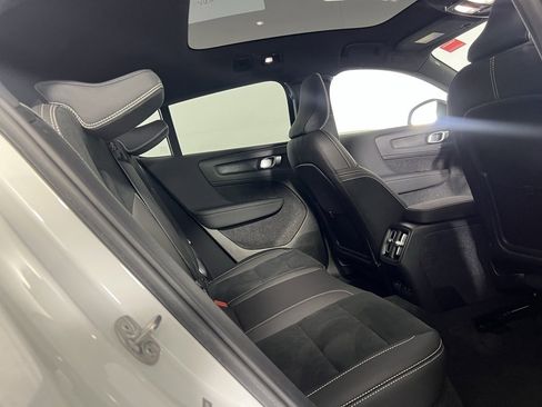 Used 2024 Volvo C40 P8 Recharge Plus w/ Climate Package image 30