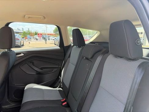 Used 2017 Ford Escape SE FWD image 8