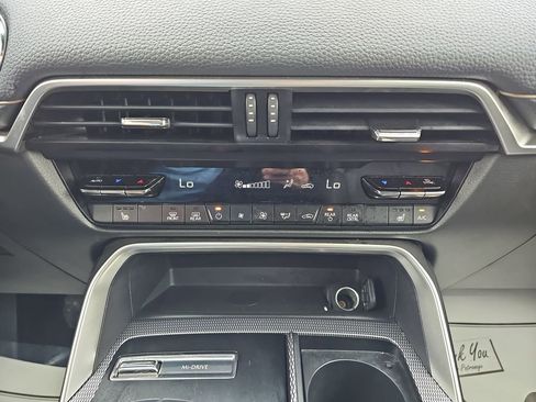 Used 2024 MAZDA CX-90 3.3 Turbo w/ Preferred Plus image 29