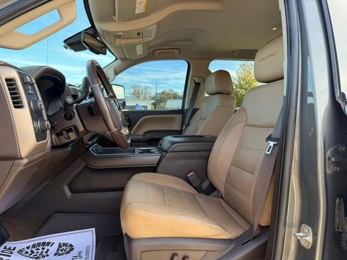 Used 2017 GMC Sierra 2500 Denali w/ Duramax Plus Package AWD/4WD image 9