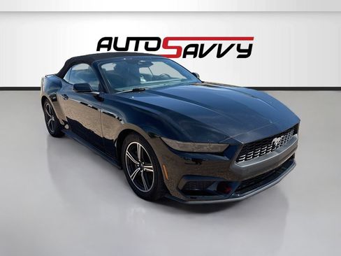 Used 2025 Ford Mustang Premium RWD image 1