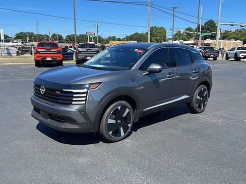 New 2025 Nissan Kicks SR image 8