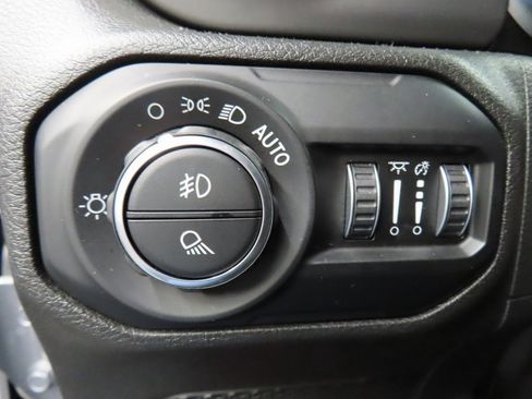 Used 2021 Jeep Gladiator Sport image 46