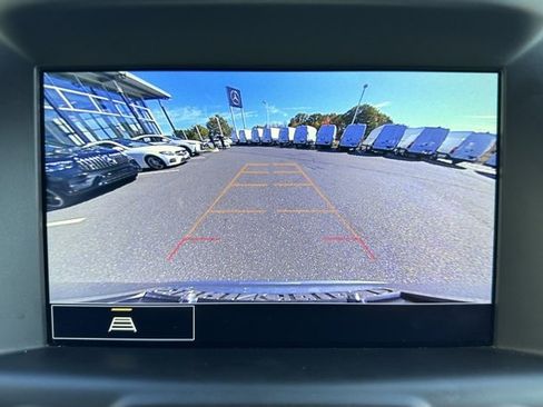 Used 2024 GMC Terrain SLT image 19