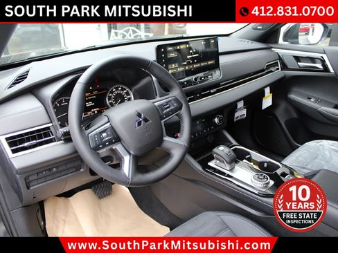 New 2026 Mitsubishi Outlander LE AWD/4WD image 11