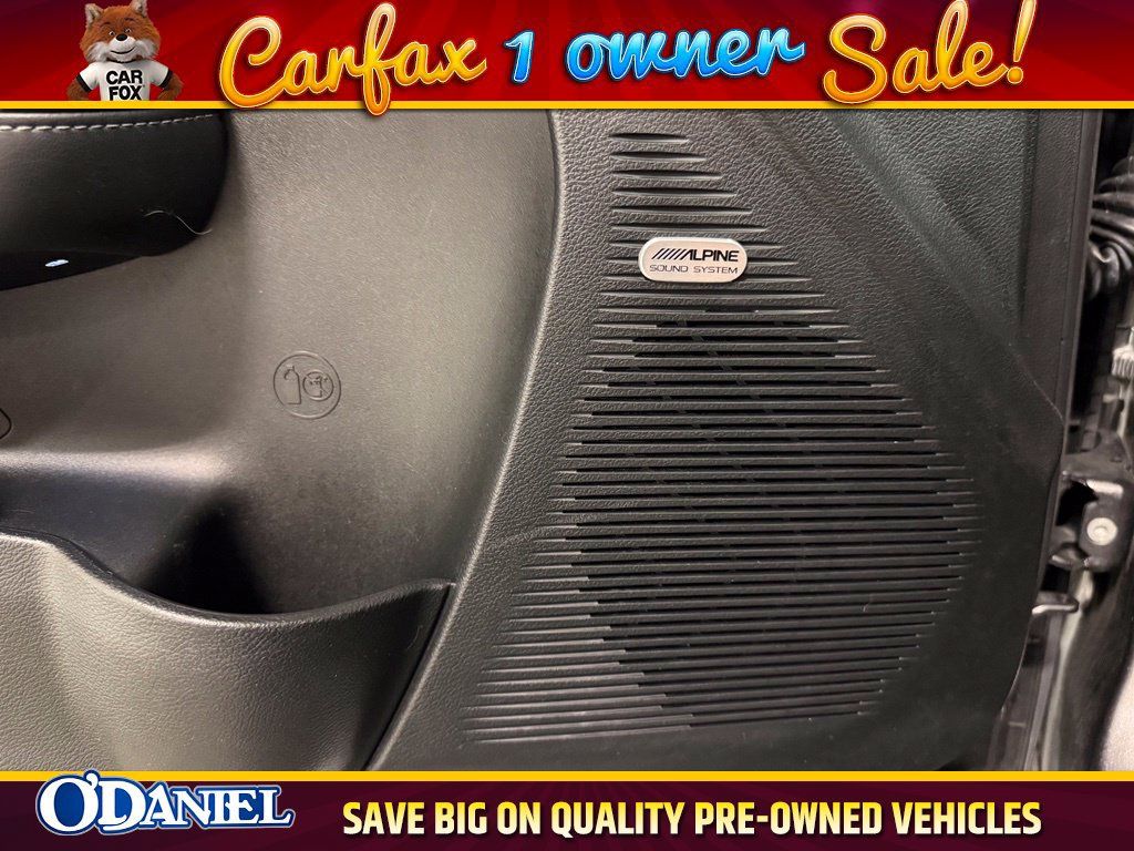 Used 2023 Dodge Challenger SXT RWD image 7