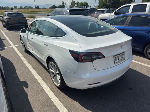 Used 2019 Tesla Model 3 Mid Range RWD image 5