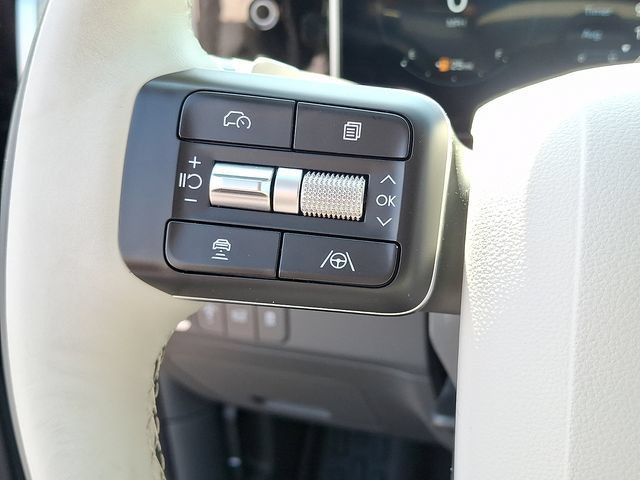 Used 2025 Hyundai Santa Fe Calligraphy AWD/4WD image 17