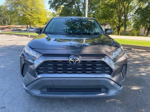 Used 2022 Toyota RAV4 LE AWD/4WD image 2