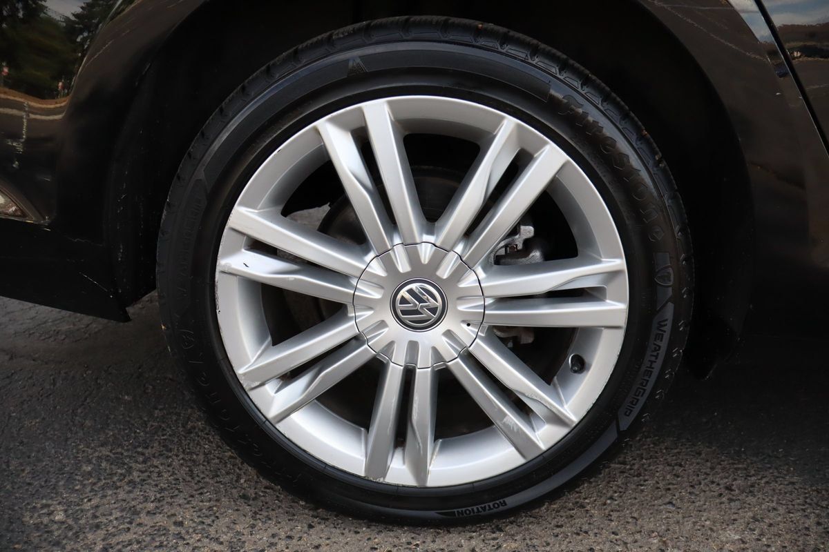 Used 2016 Volkswagen Golf Limited Edition FWD image 43