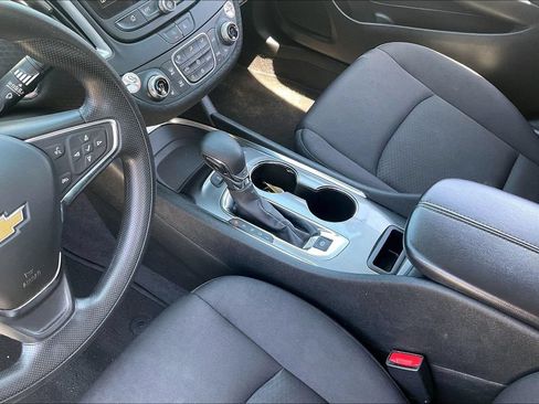 Used 2024 Chevrolet Malibu LT FWD image 17