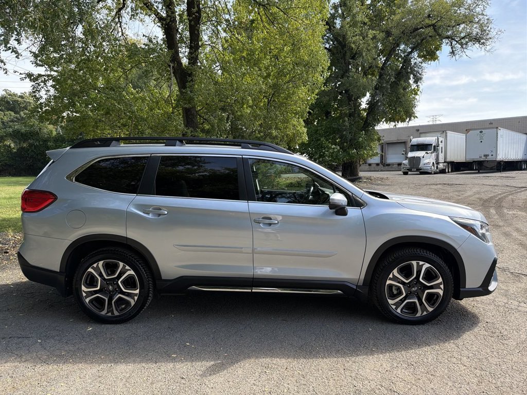 Used 2023 Subaru Ascent Limited AWD/4WD image 9