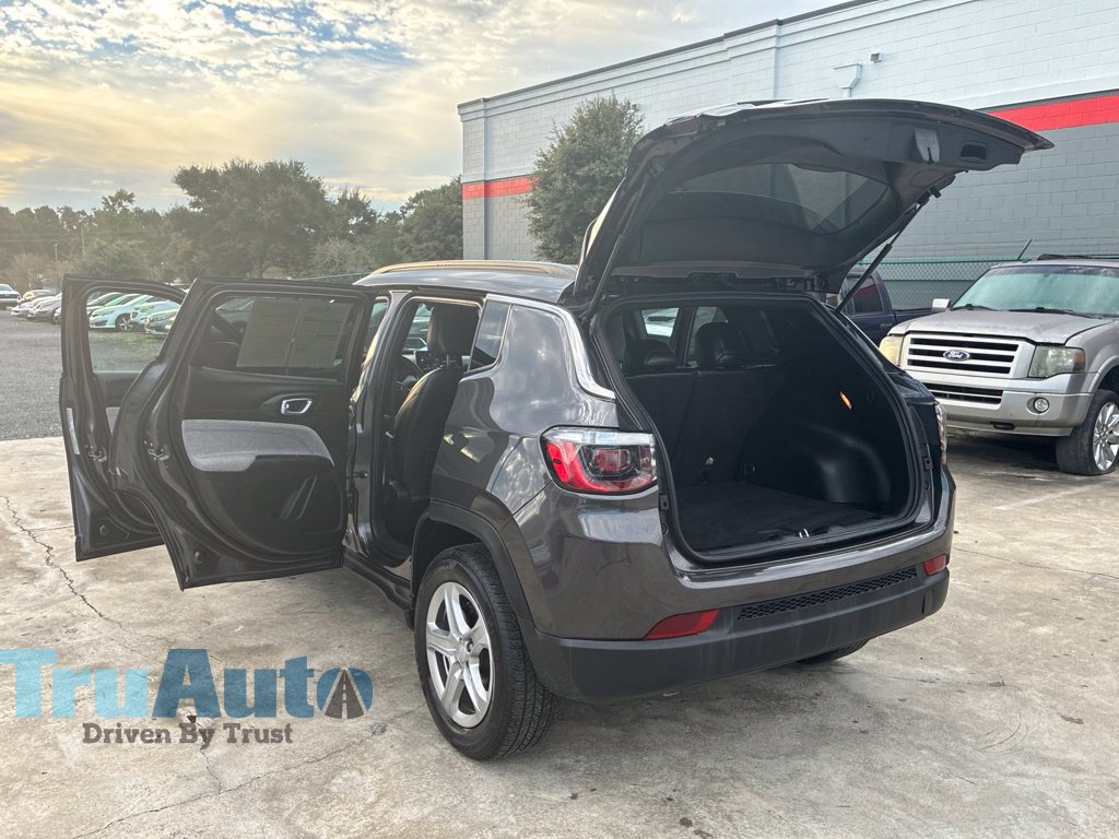 Used 2024 Jeep Compass Latitude AWD/4WD image 15