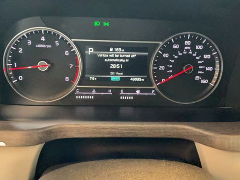 Used 2023 Kia Sorento S w/ Panoramic Sunroof Package AWD/4WD image 10