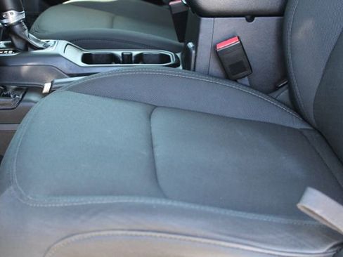 Used 2022 Jeep Gladiator Willys image 34