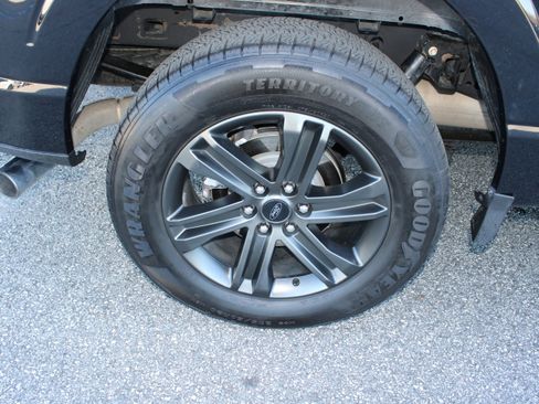 Used 2021 Ford F150 Lariat w/ Equipment Group 502A High image 13