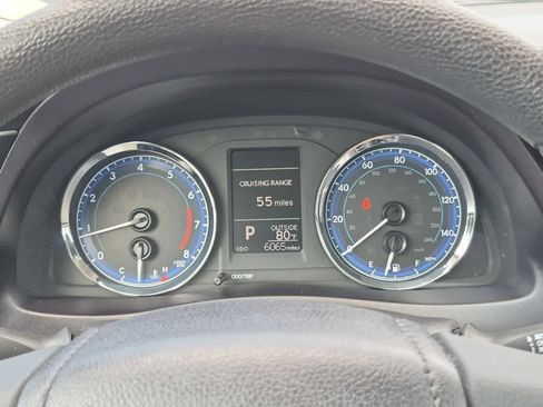 Used 2018 Toyota Corolla LE FWD image 32