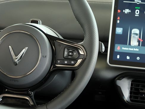 New 2025 VinFast VF 8 Eco AWD/4WD image 12