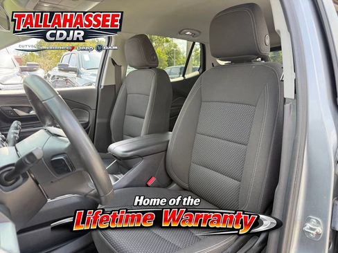 Used 2024 GMC Terrain SLE AWD/4WD image 15