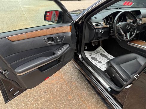 Used 2016 Mercedes-Benz E 350 4MATIC Sedan image 21