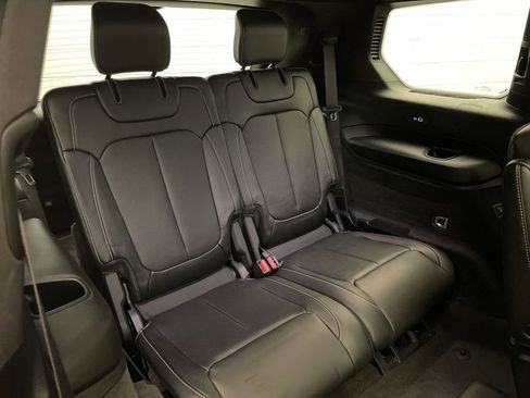 Used 2021 Jeep Grand Cherokee L Overland w/ Luxury Tech Group IV AWD/4WD image 31