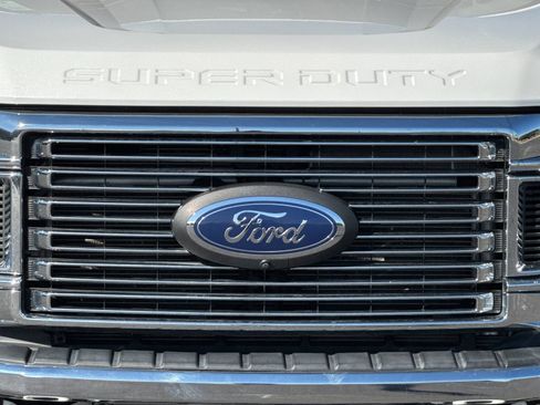 Used 2021 Ford F450 Lariat w/ Lariat Ultimate Package AWD/4WD image 37