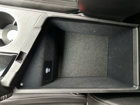 Certified 2025 Genesis G70 2.5T image 21