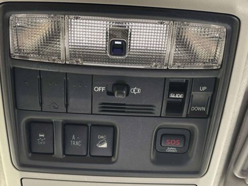 Used 2012 Toyota 4Runner Limited AWD/4WD image 25