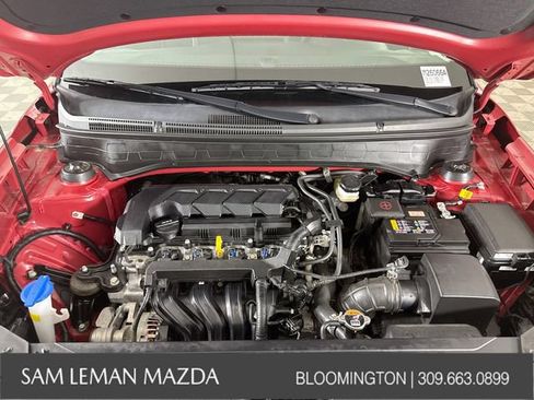 Used 2024 Hyundai Venue Limited FWD image 29