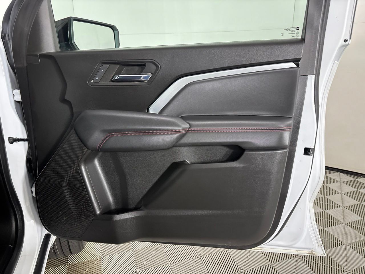 Used 2023 Chevrolet Colorado Z71 AWD/4WD image 27