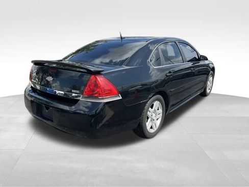 Used 2011 Chevrolet Impala LT w/ Luxury Edition Package FWD image 7